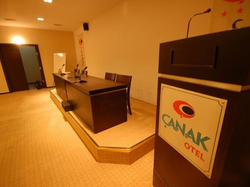 Çanak Hotel
