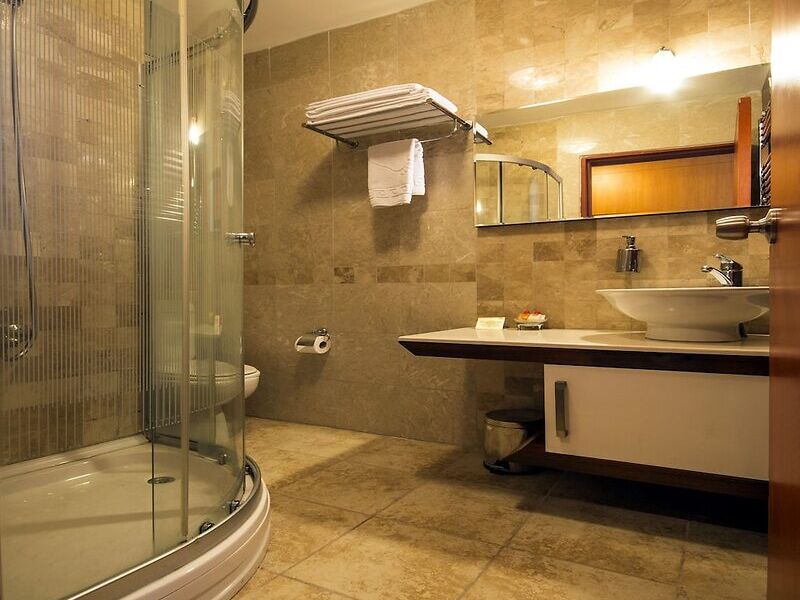 Çanak Hotel