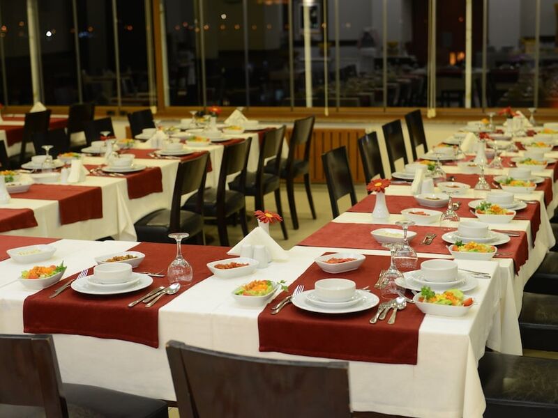 Çanak Hotel