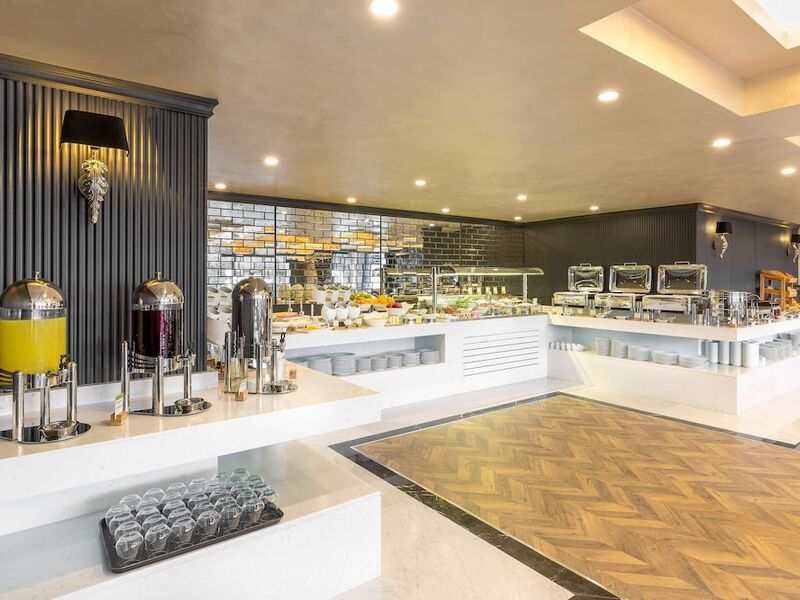 DoubleTree by Hilton Hotel Izmir Airport