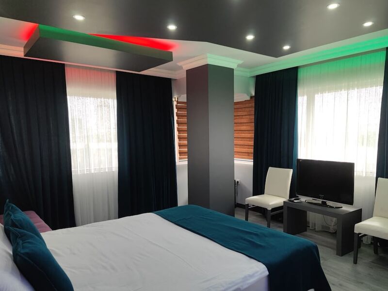 Wox Ew Hotel
