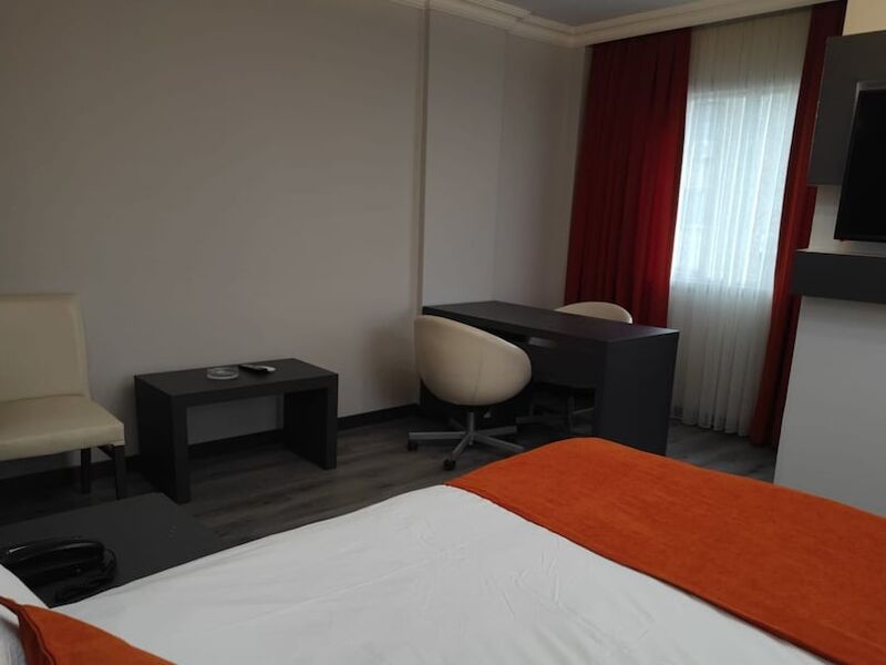 Wox Ew Hotel