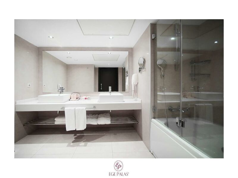 Ege Palas Business Hotel