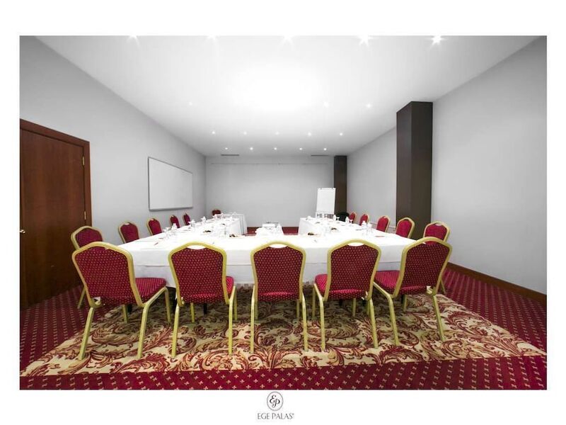 Ege Palas Business Hotel