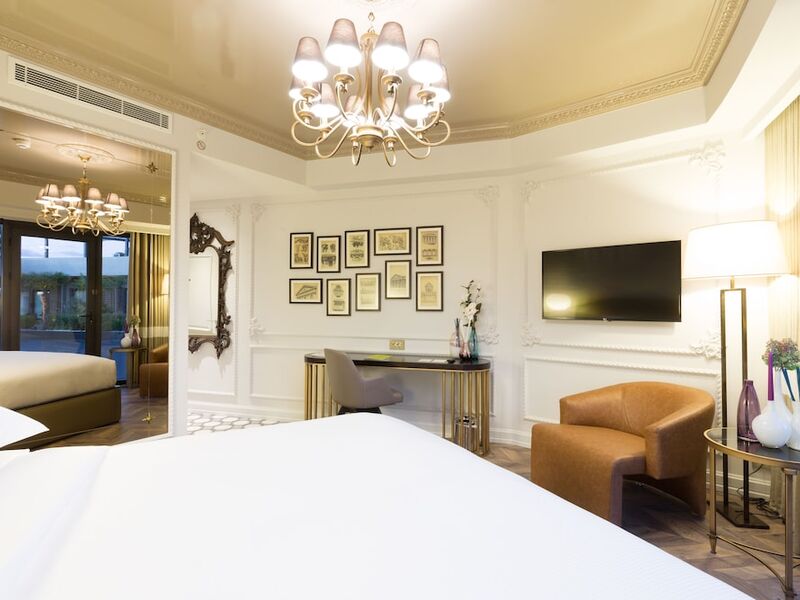 DoubleTree by Hilton Hotel Izmir Airport
