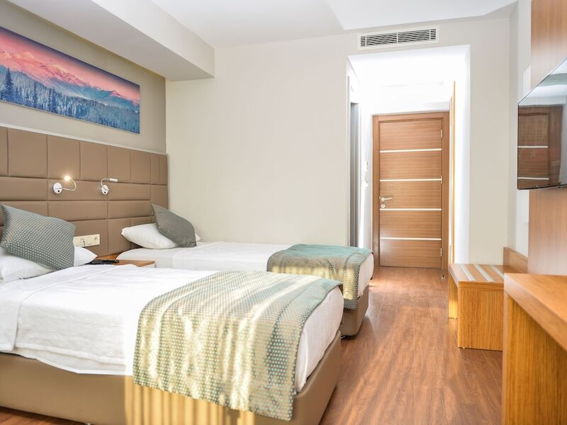 Hakcan Hotel