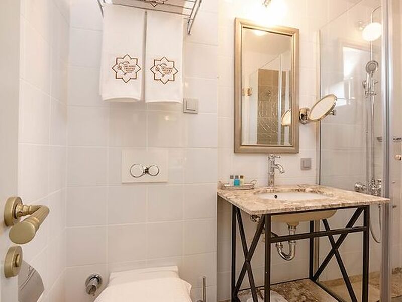 Delight Deluxe Hotel
