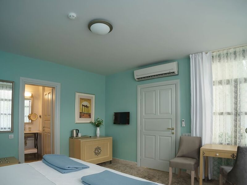 Delight Deluxe Hotel