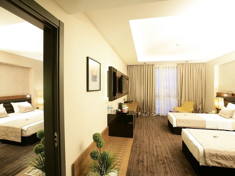RYS Hotel & Restaurant