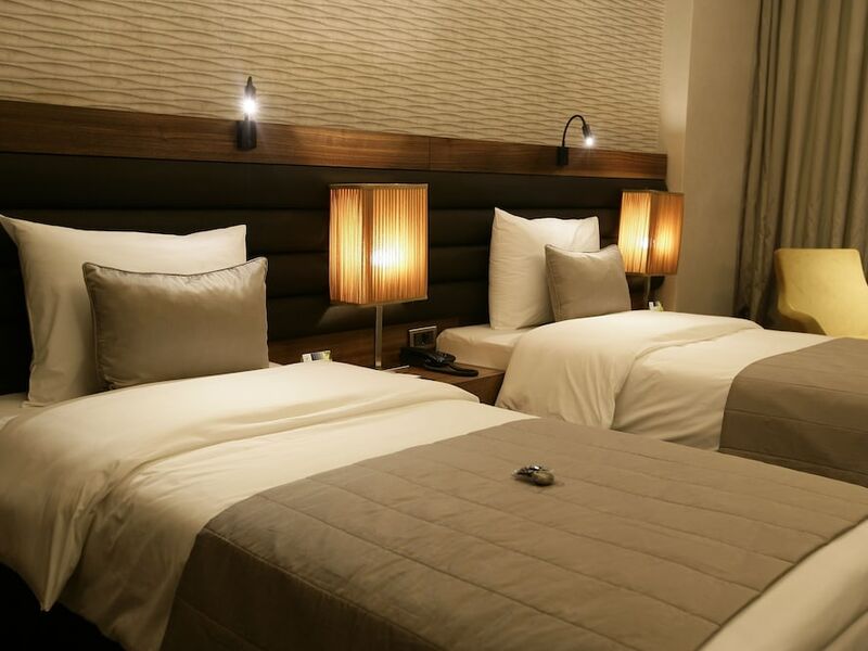 RYS Hotel & Restaurant