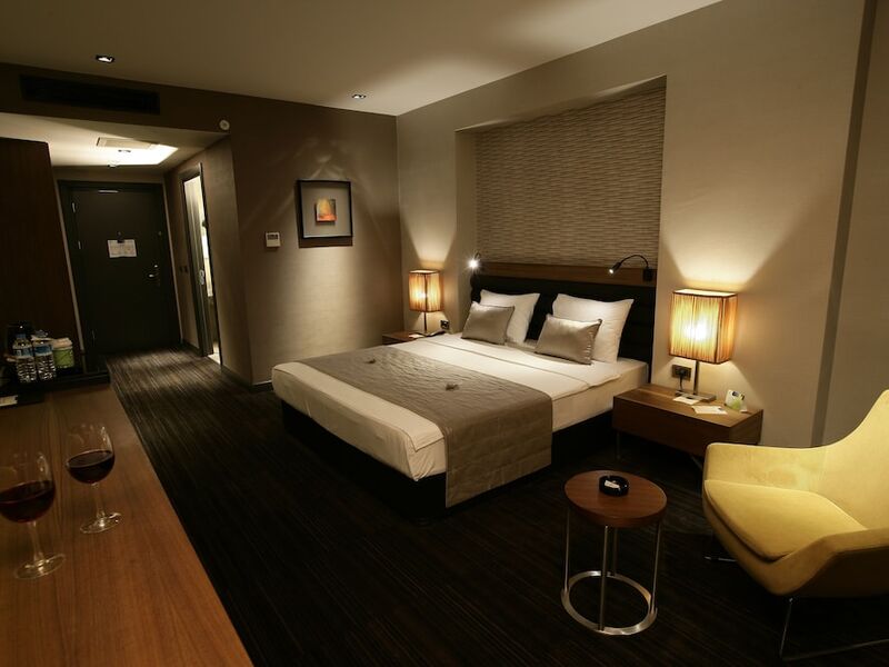 RYS Hotel & Restaurant