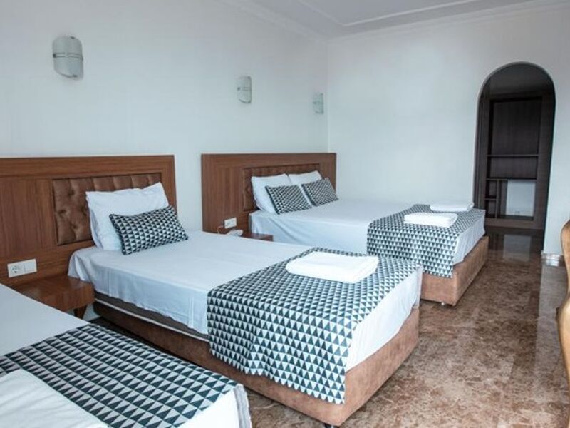 Kristal Beach Hotel