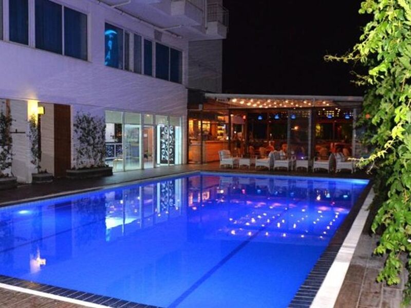 Kristal Beach Hotel