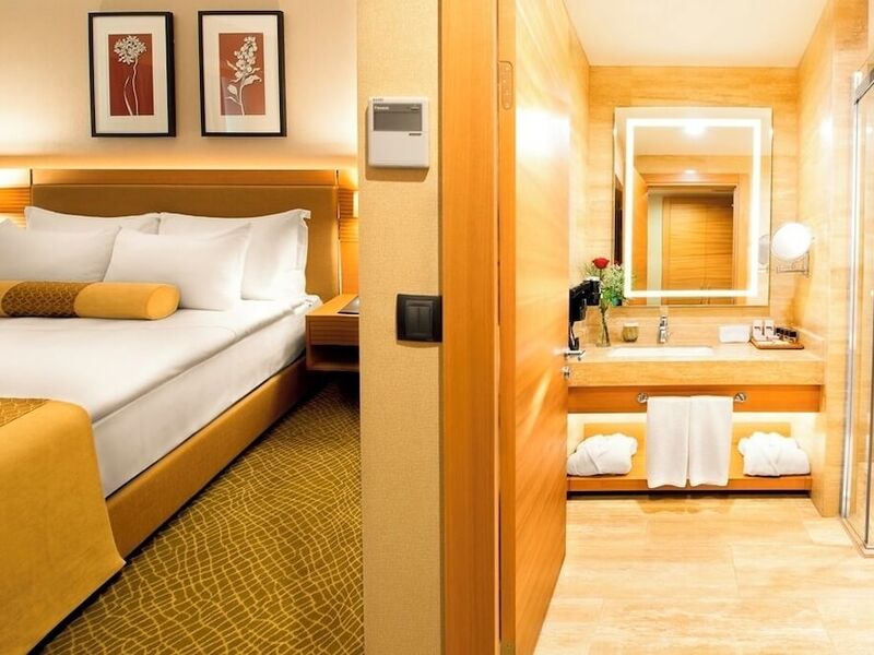 Mia City Hotel