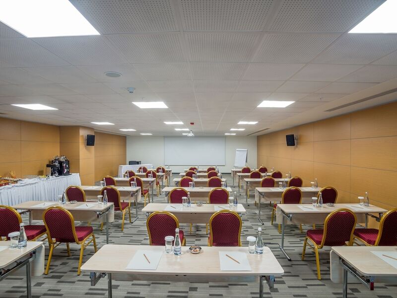 Tav Airport Hotel Izmir