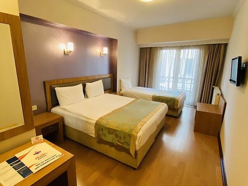 Grand Anzac Hotel
