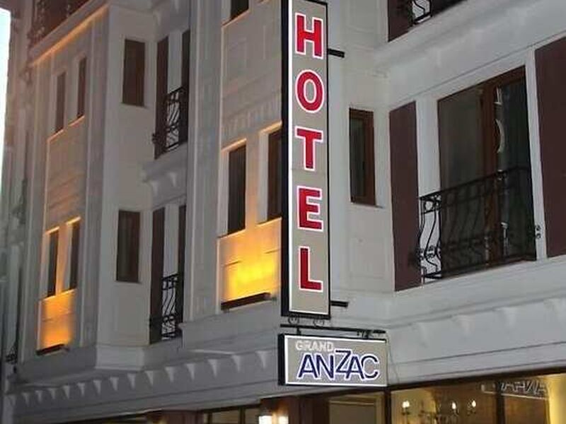 Grand Anzac Hotel
