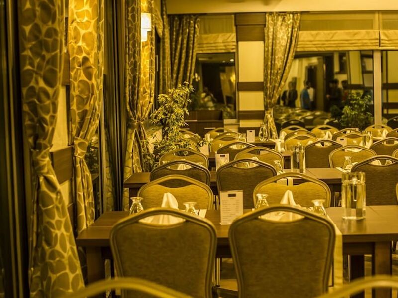 Parion Hotel