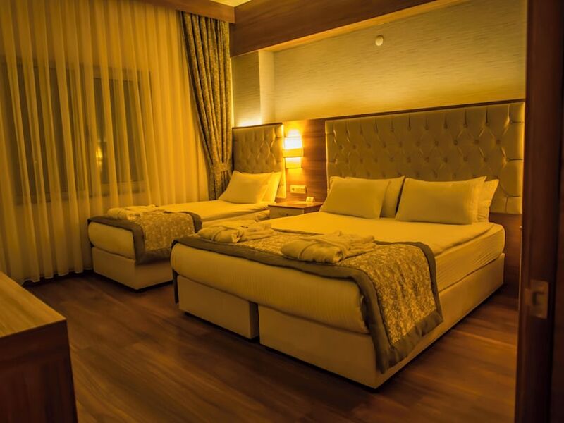 Parion Hotel