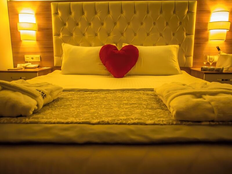 Parion Hotel