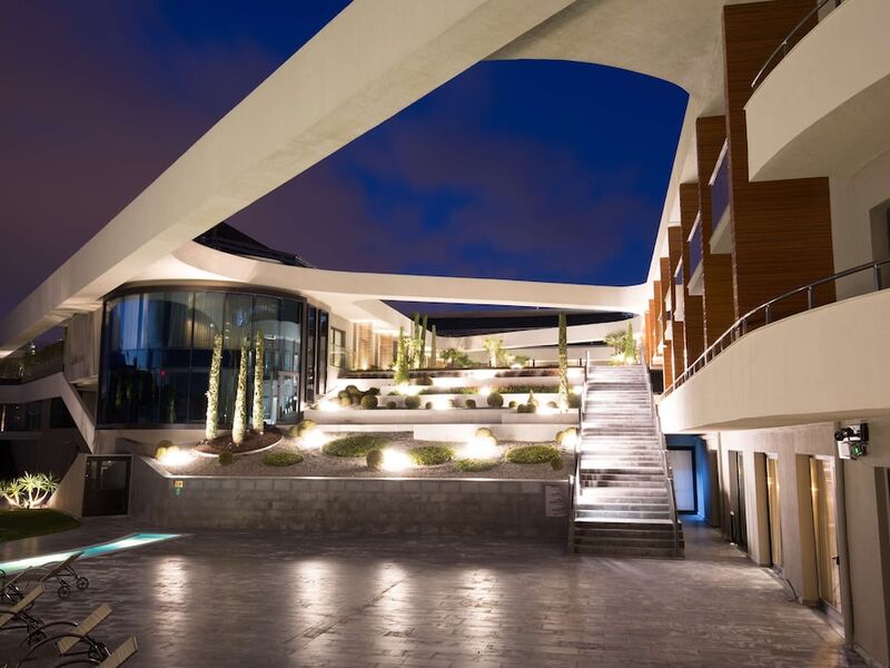 DoubleTree by Hilton Hotel Izmir Airport