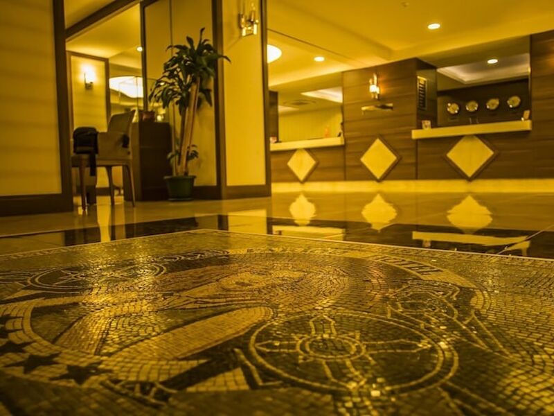 Parion Hotel