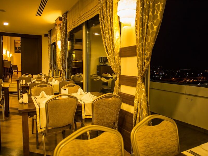 Parion Hotel