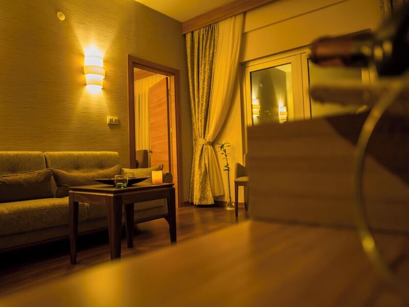 Parion Hotel