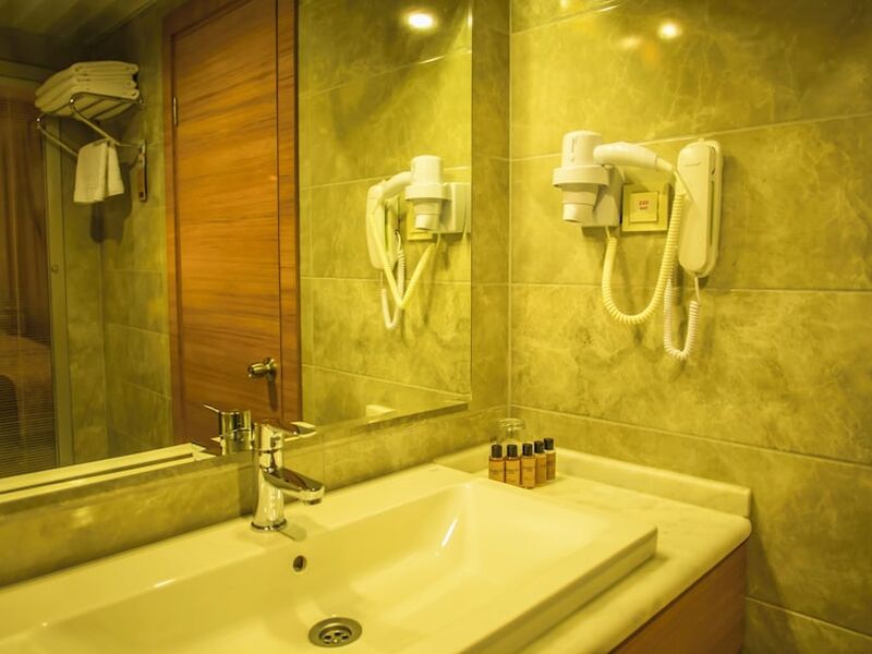 Parion Hotel