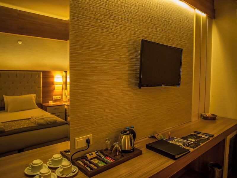 Parion Hotel