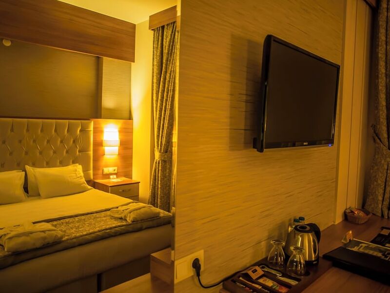 Parion Hotel