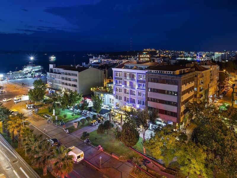Artur Hotel