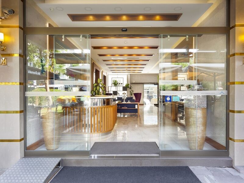 Artur Hotel