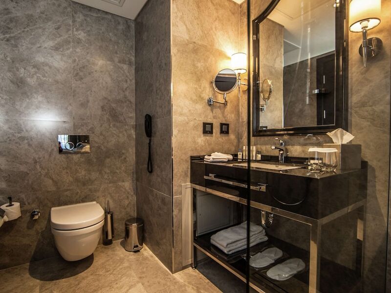 DoubleTree by Hilton Hotel Izmir Airport