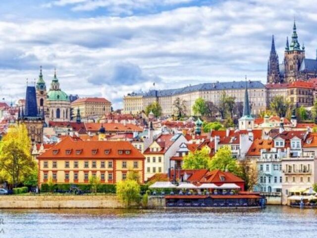 BUDAPEŞTE, VİYANA, PRAG, BRATİSLAVA TURU